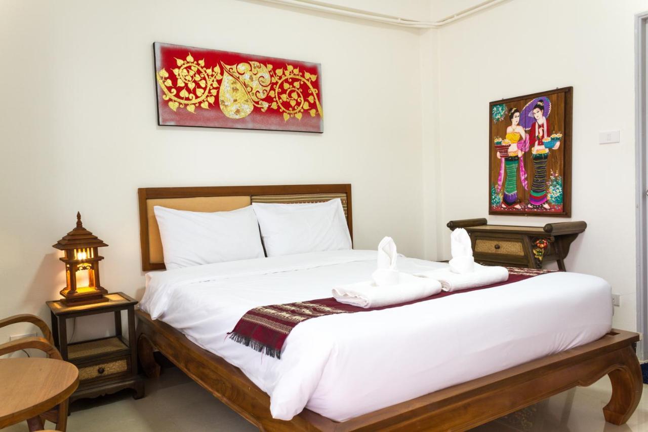 Dphouse Center Of Old Chiang Mai Hotel Exterior foto