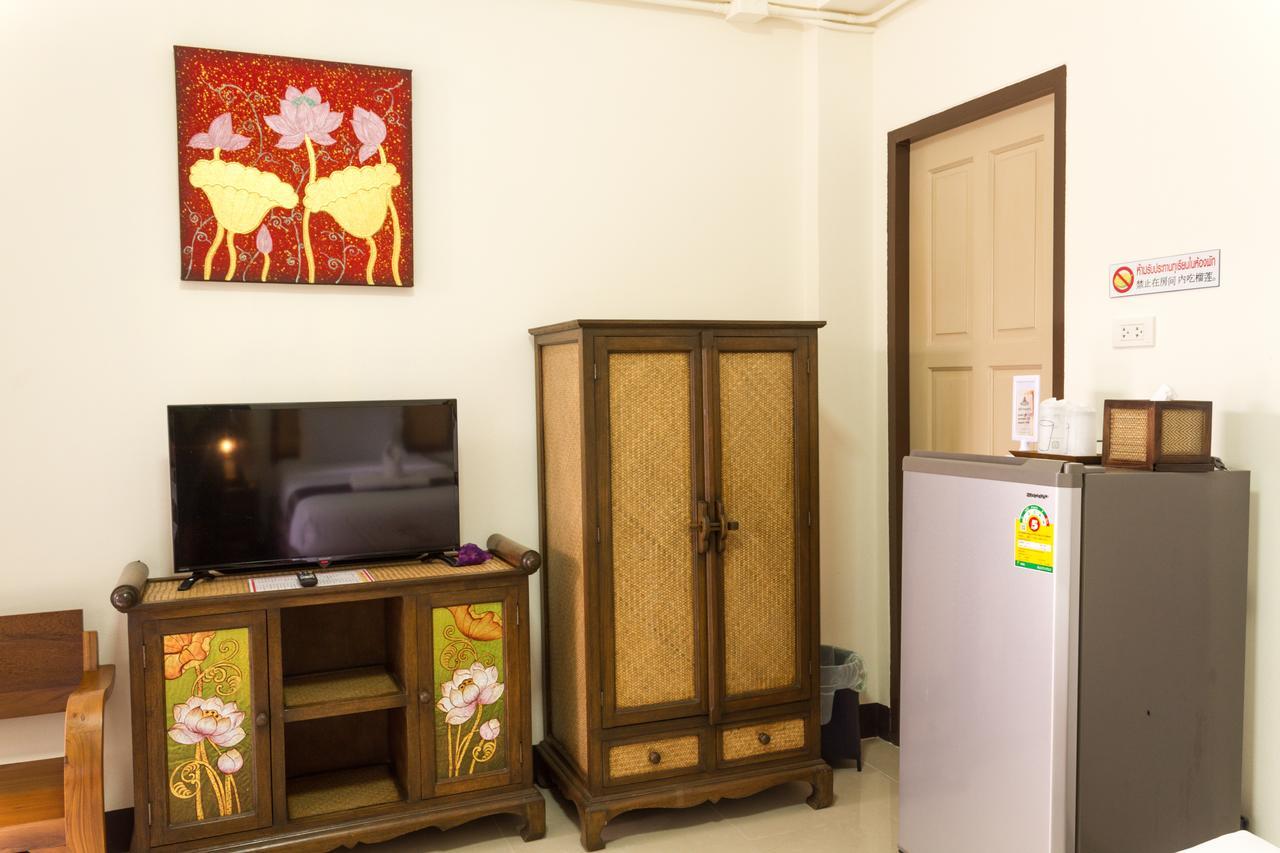 Dphouse Center Of Old Chiang Mai Hotel Exterior foto